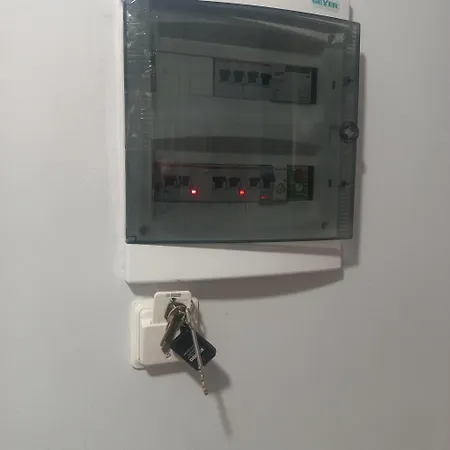 3 Modern With Free Parking