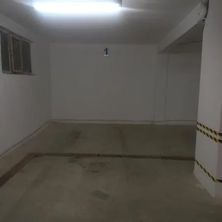3 Modern With Free Parking *