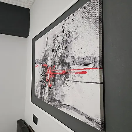 3 Modern With Free Parking