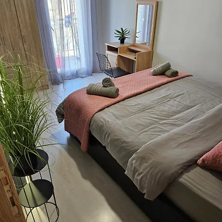 3 Modern With Free Parking Apartment Serres