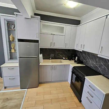 3 Modern With Free Parking * Serres
