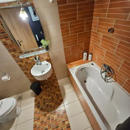 3 Modern With Free Parking Apartament