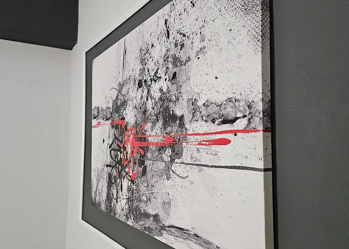 3 Modern With Free Parking