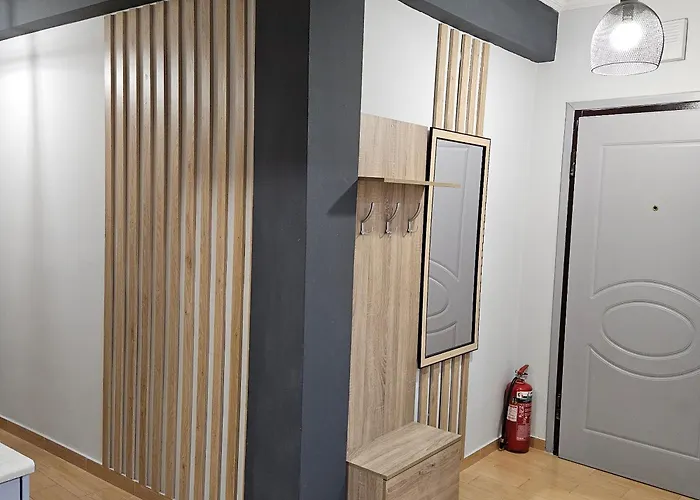 3 Modern With Free Parking *