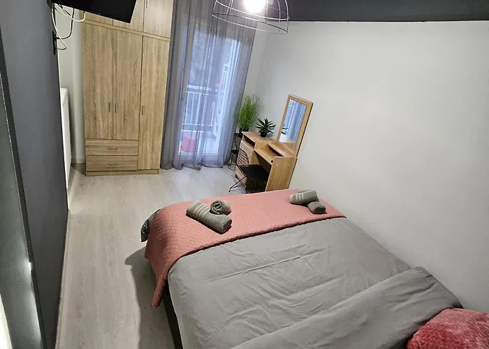 3 Modern With Free Parking Serres