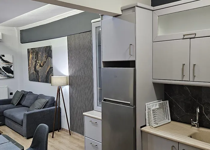 3 Modern With Free Parking *